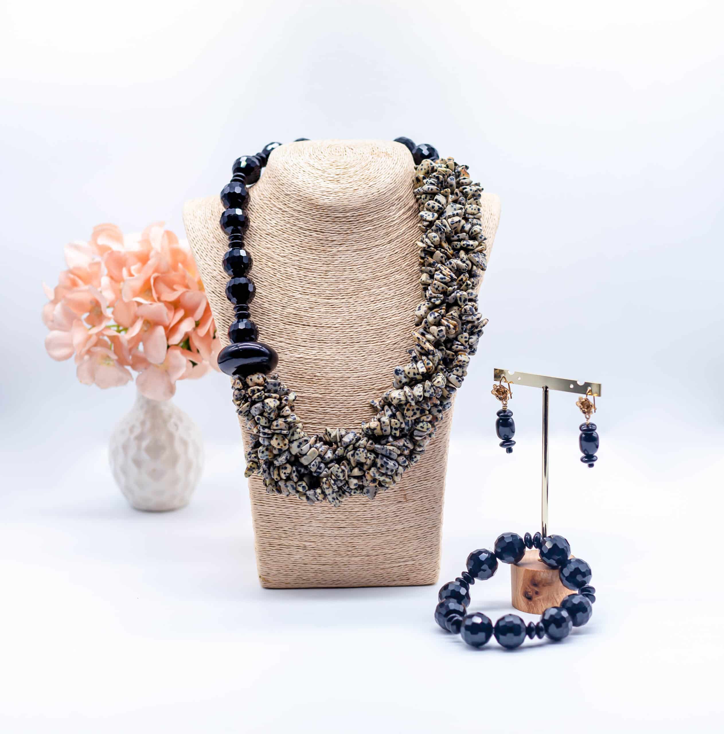 Noma Extravagant Navy Blue Beaded Necklace Set