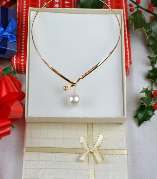 Gold And Pearl Statement bridal necklace