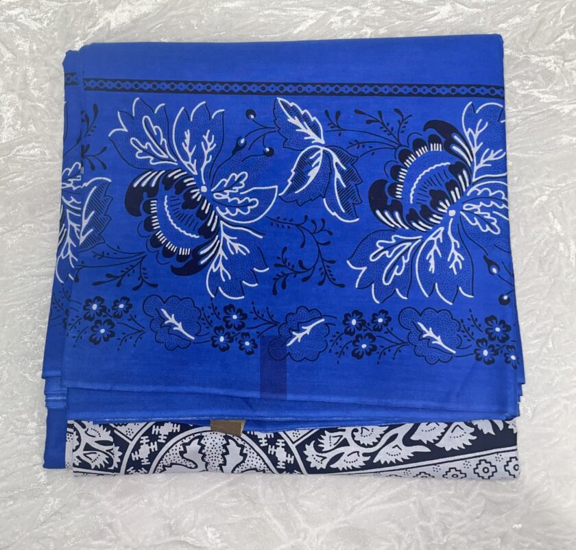 African Ankara White & Blue Geometric Leaf Style 6 Yards VIP Fabric fold