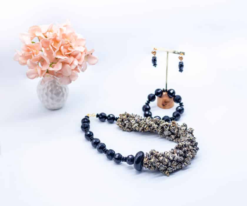 Noma Extravagant Navy Blue Beaded Necklace Set