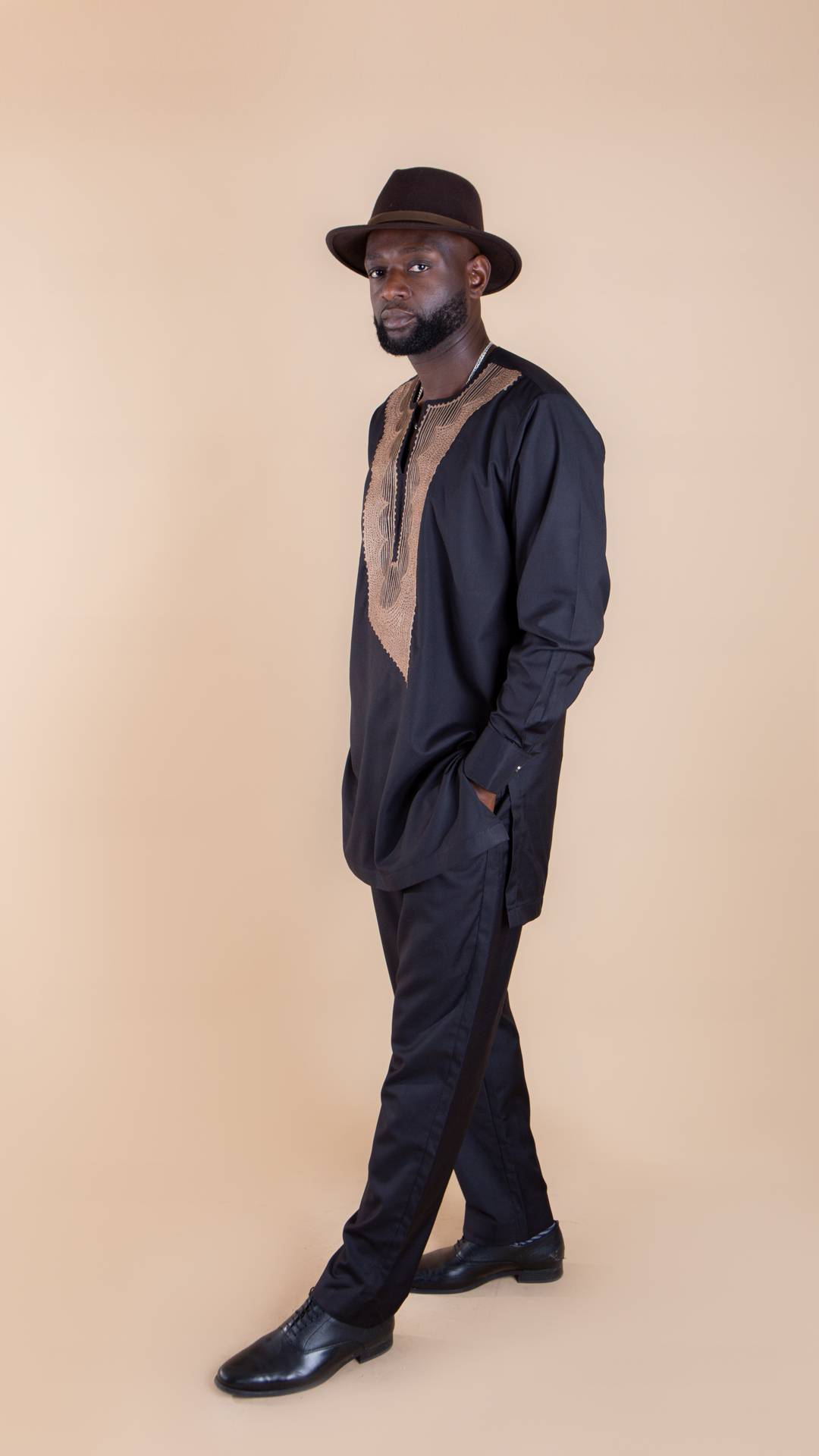 Beautiful Black Bronze Embroidery African Long Sleeve Suit - Image 2