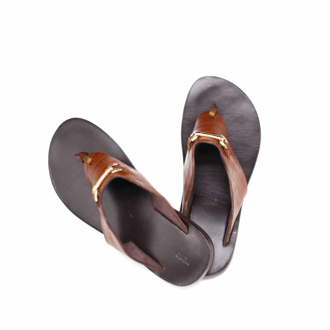 Snaffle Decor Men's Leather Flip Flop Sandals - Image 2