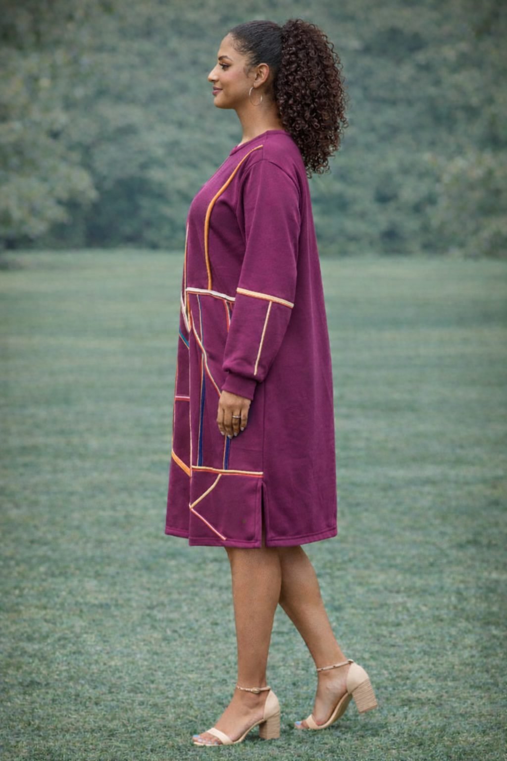 Magenta Casual Sweatshirt Dress with Geometric Trim – Modern Long Sleeve Midi Dress - Image 5